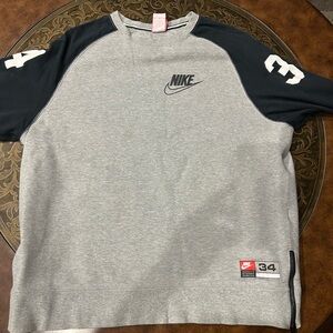 Nike pull over